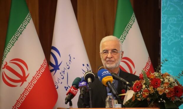 وزیر کشور: استانداران برگزاری شورای گفتوگوی دولت و بخش خصوصی را با جدیت دنبال کنند وزیر کشور: استانداران برگزاری شورای گفتوگوی دولت و بخش خصوصی را با جدیت دنبال کنند