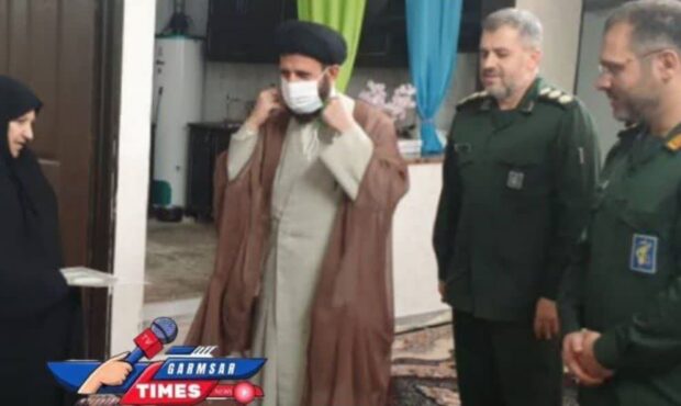 دیدار با خانواده شهید سروری راد به مناسبت هفته بسیج دیدار با خانواده شهید سروری راد به مناسبت هفته بسیج