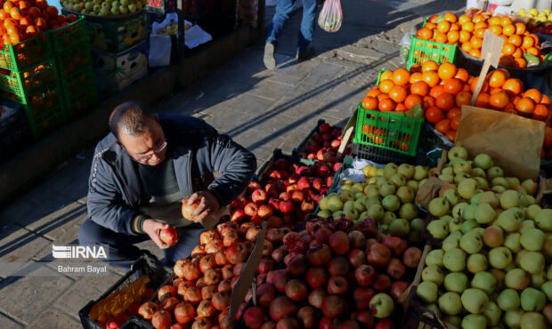 تنور داغ بازار شب یلدا و گشتهای نظارتی در گرمسار تنور داغ بازار شب یلدا و گشتهای نظارتی در گرمسار
