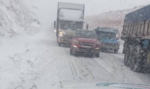 مردم از سفرهای غیرضروری اجتناب کنند