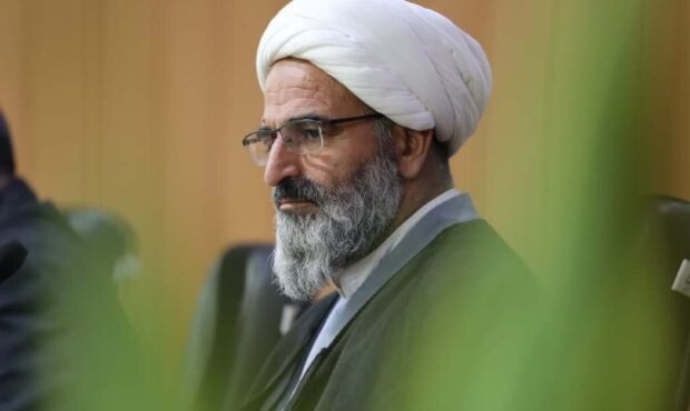 نماینده ولی فقیه در سمنان: کنترل بازار ارز و مهار تورم در دستور کار دولت باشد نماینده ولی فقیه در سمنان: کنترل بازار ارز و مهار تورم در دستور کار دولت باشد