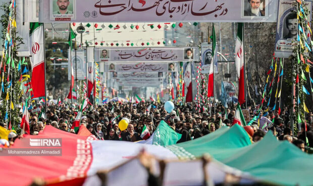 پژواک الله‌اکبر در کوی و برزن سمنان/ اعلام مسیر راهپیمایی ۲۲ بهمن