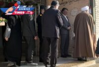 نواختن زنگ انقلاب در مدارس آرادان