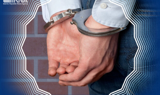 توقیف تریلی با ۹۰۰ لیتر سوخت قاچاق و خودروی حامل قرص‌های روانگردان در سمنان