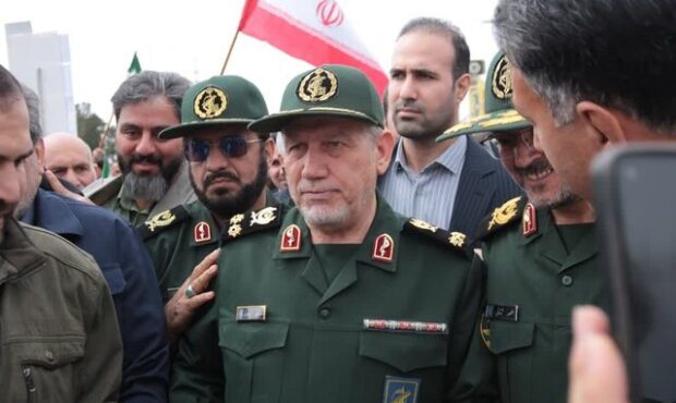 سرلشکر صفوی: مسلمانان با فشار بر دولتهای سازشکار مانع از ارتباط با رژیم اشغالگر قدس شوند سرلشکر صفوی: مسلمانان با فشار بر دولتهای سازشکار مانع از ارتباط با رژیم اشغالگر قدس شوند