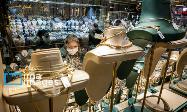 کاهش قیمت طلا در بازار تهران با وجود ثبت رکورد جدید جهانی کاهش قیمت طلا در بازار تهران با وجود ثبت رکورد جدید جهانی