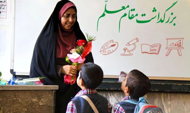 مدیرکل آموزش و پرورش سمنان: معلمان ایثارگران عرصه تعلیم و تربیت هستند مدیرکل آموزش و پرورش سمنان: معلمان ایثارگران عرصه تعلیم و تربیت هستند