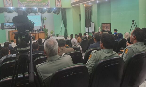 درد دل فعالان زیست محیطی سمنان با معاون رییس جمهور درد دل فعالان زیست محیطی سمنان با معاون رییس جمهور