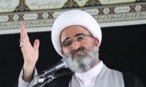 امام جمعه سمنان: ارادت به ائمه اطهار(ع) همراه عمل باشد