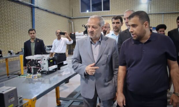 وزیر آموزش و پرورش: از صنایع تولیدکننده تجهیزات آموزشی حمایت میشود وزیر آموزش و پرورش: از صنایع تولیدکننده تجهیزات آموزشی حمایت میشود