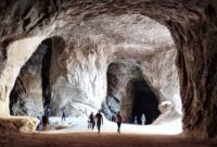 فرماندار گرمسار: گام اول در تبدیل معادن نمک به مقصد گردشگری ایمن‌سازی است