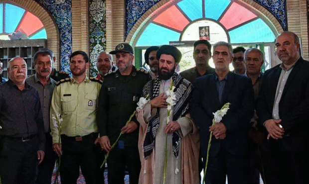 گلزار مطهر شهدای گرمسار به مناسبت هفته دفاع مقدس گلباران شد