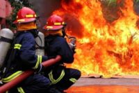 جست‌وجو برای یافتن کارگر مفقود در آتش‌سوزی شرکت نفت گرمسار ادامه دارد