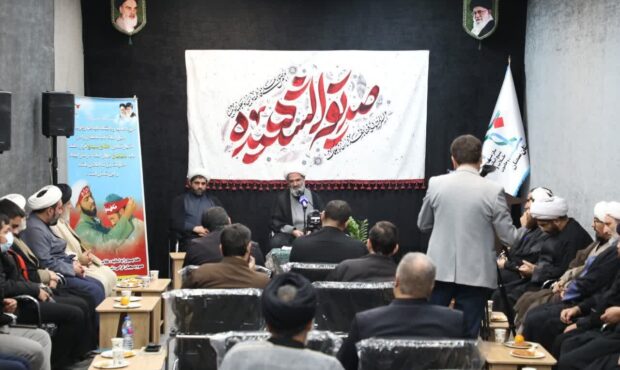 امام جمعه سمنان: بسیجیان به دور از انفعال، مبانی نظام را مطالبه و منعکس کنند