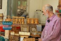 دست‌هایی که به چوب جان دادند