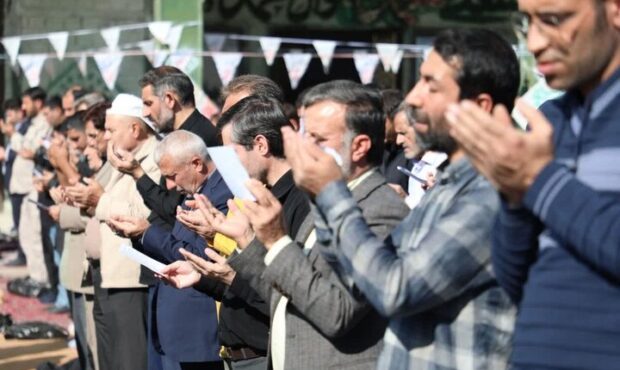 مردم سمنان نماز باران خواندند؛ پای برهنه در محراب خشکسالی مردم سمنان نماز باران خواندند؛ پای برهنه در محراب خشکسالی