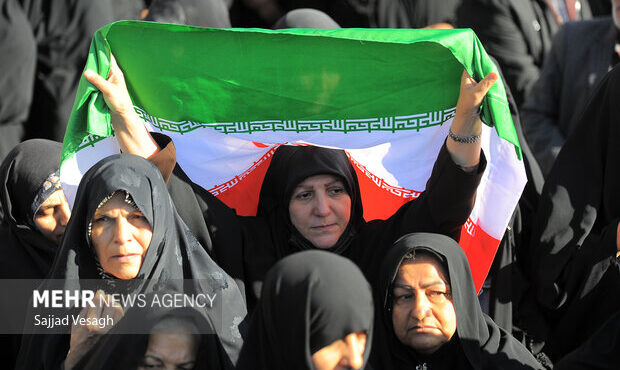 میزبانی آسمانی قومس؛ تشییع پیکر مطهر سه شهید گمنام در استان سمنان میزبانی آسمانی قومس؛ تشییع پیکر مطهر سه شهید گمنام در استان سمنان