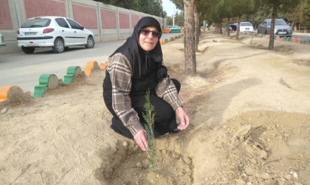ترویج فرهنگ درختکاری با پویش «نهالکاری به مناسبت روز مادر» در سمنان ترویج فرهنگ درختکاری با پویش «نهالکاری به مناسبت روز مادر» در سمنان