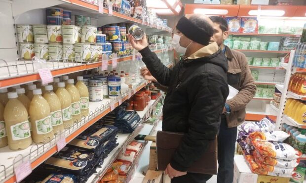 تامین کالاهای اساسی در گرمسار با هدف حفظ قدرت خرید مردم تامین کالاهای اساسی در گرمسار با هدف حفظ قدرت خرید مردم