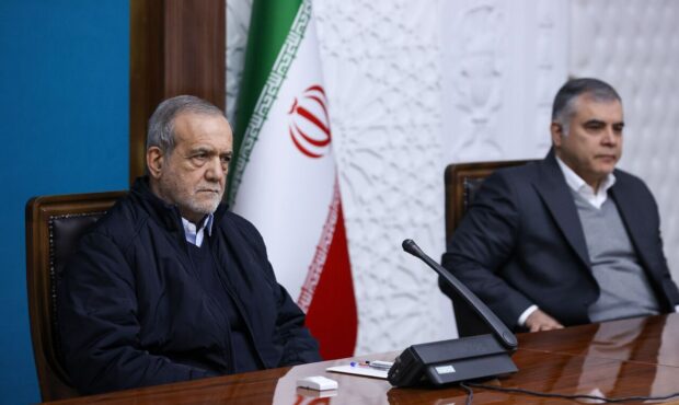 پزشکیان: رویکرد دولت تقویت و حمایت از نقشآفرینی بخش خصوصی در توسعه کشور است پزشکیان: رویکرد دولت تقویت و حمایت از نقشآفرینی بخش خصوصی در توسعه کشور است