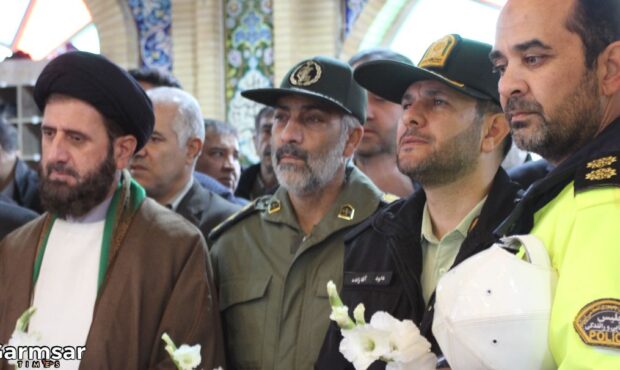 ادای احترام گرمساریها به شهدا ادای احترام گرمساریها به شهدا