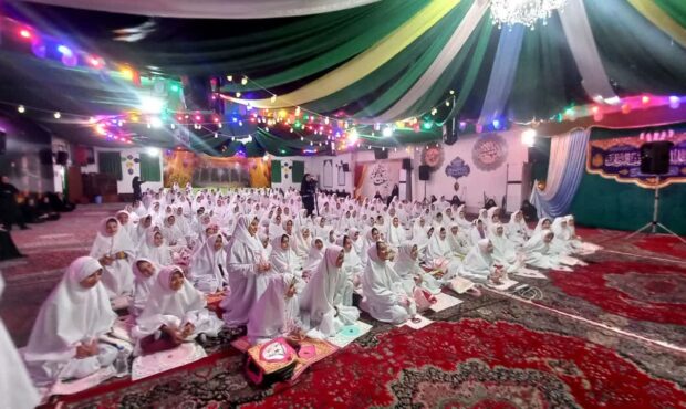 جشن تکلیف ۵۲۰ دانشآموز دختر گرمساری برگزار شد جشن تکلیف ۵۲۰ دانشآموز دختر گرمساری برگزار شد