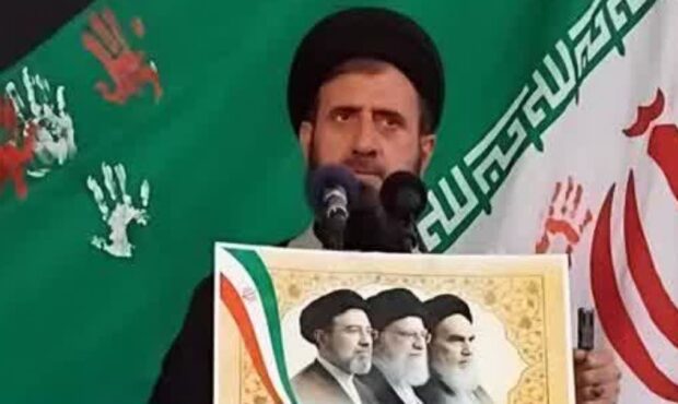 حضور مردم در صحنه، ضامن امنیت کشور است حضور مردم در صحنه، ضامن امنیت کشور است