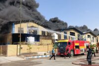 حریق گسترده در شرکت رنگ هیرادشیمی گرمسار حریق گسترده در شرکت رنگ هیرادشیمی گرمسار