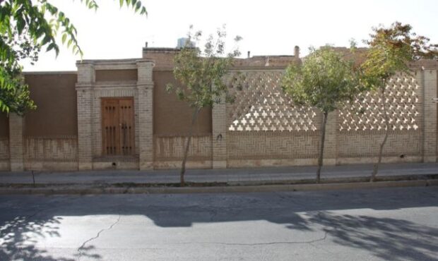 حمام تاریخی سمنان به سرمایهگذار واگذار شد حمام تاریخی سمنان به سرمایهگذار واگذار شد