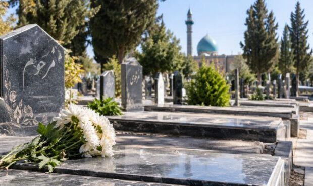 پشت پرده هزینههای سنگین قبور در سمنان پشت پرده هزینههای سنگین قبور در سمنان
